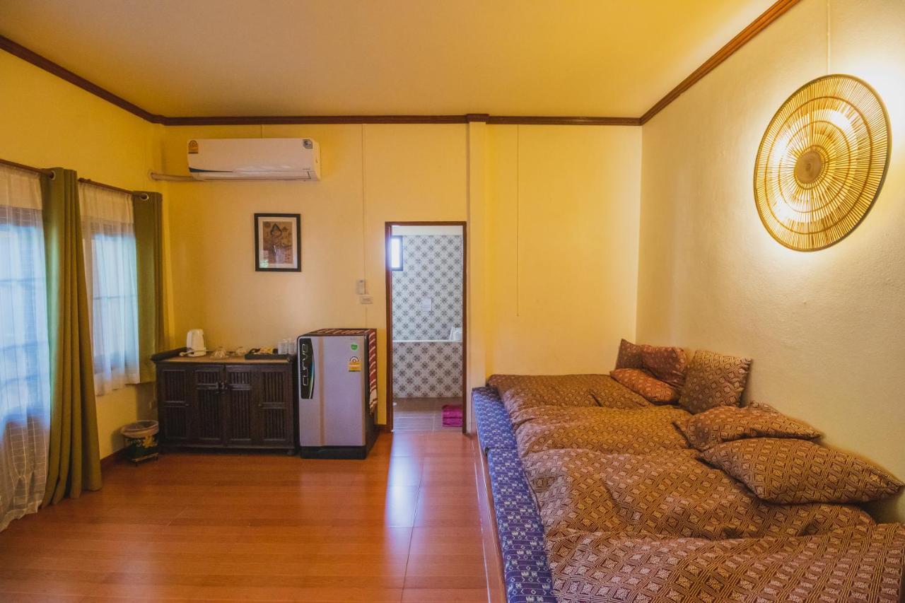 Joy'S House & Tour Bed & Breakfast Chiang Mai Exterior photo