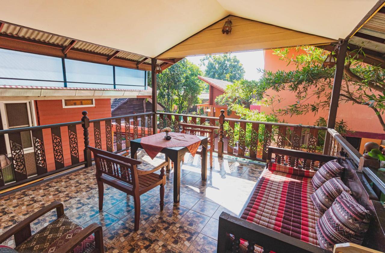 Joy'S House & Tour Bed & Breakfast Chiang Mai Exterior photo