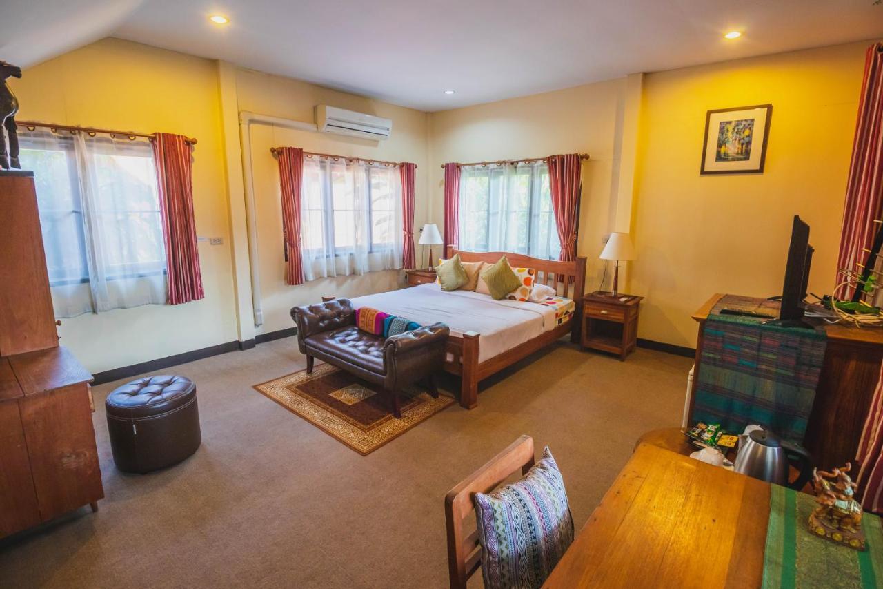 Joy'S House & Tour Bed & Breakfast Chiang Mai Exterior photo